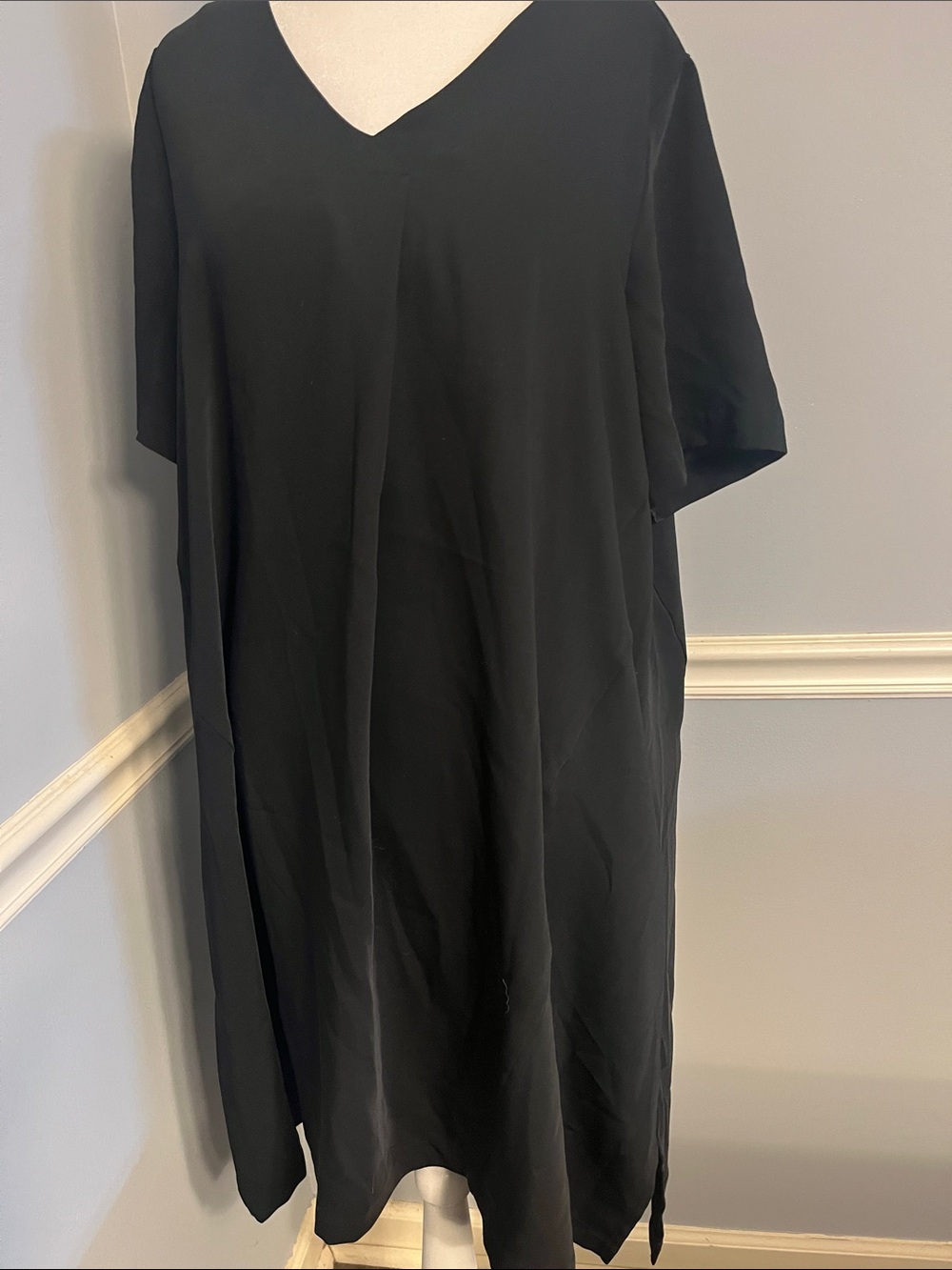 J. Jill Black V-Neck Short Sleeve Tunic